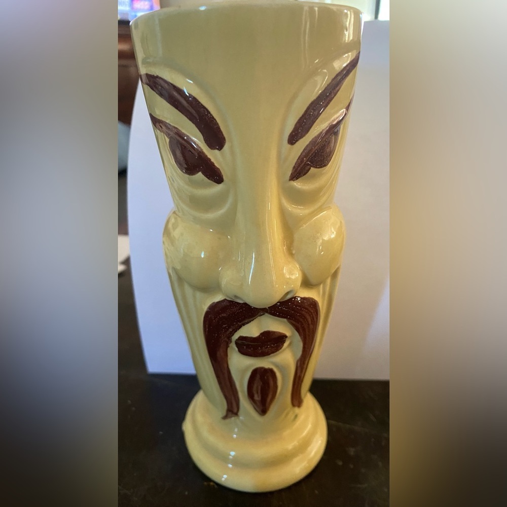 Vintage‎ vase Fu Manchu